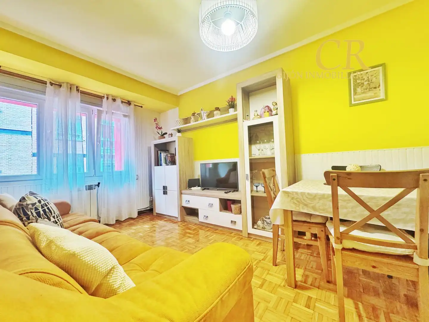 Sala de estar de Piso en venta en Gijón  con Calefacción, Terraza y Amueblado