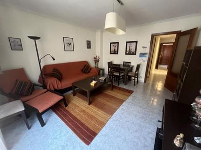 Living room of Flat for sale in Salamanca Capital  with Air Conditioner and Balcony