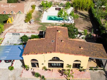 Casa rústica amb piscina en venda a Castellví de la Marca