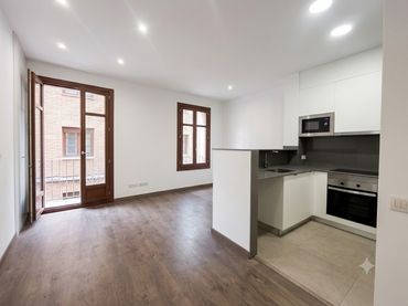 Wohnung mit Balkon zum Verkauf in Avinguda del Paral·lel