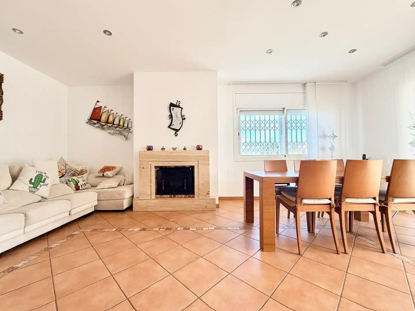 Sala de estar de Casa o chalet en venta en El Vendrell con Calefacción, Jardín privado y Piscina