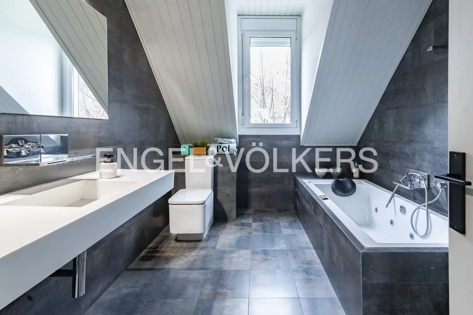 Baño de Casa o chalet en venta en Canovelles con Aire acondicionado, Calefacción y Jardín privado