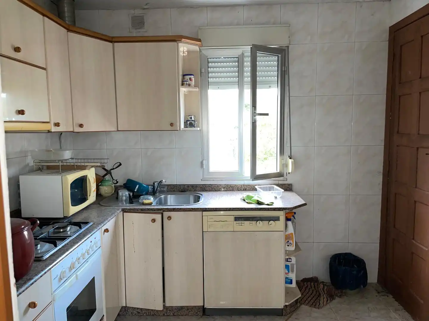 Cuina de Finca rústica en venda en Cenlle amb Calefacció, Jardí privat i Parquet