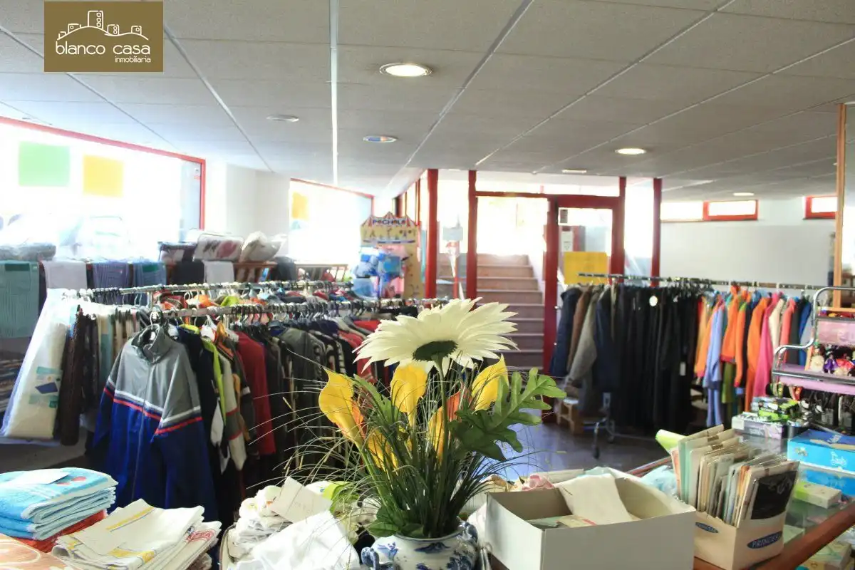 Local commercial à vendre à Carballo, imagen 2