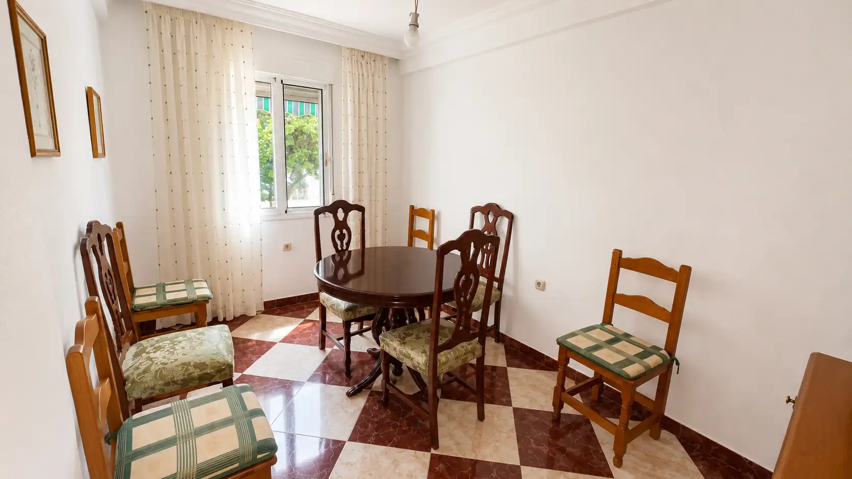 Comedor de Piso en venta en Málaga con Aire acondicionado, Terraza y Amueblado