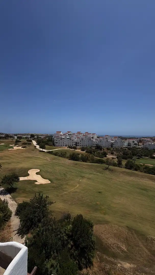 Vista exterior de Ático en venta en Estepona con Aire acondicionado, Calefacción y Terraza
