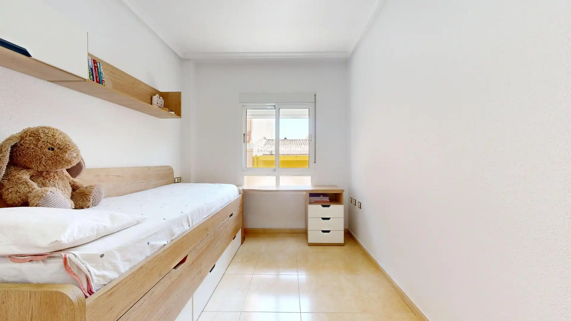 Dormitori de Apartament en venda en Los Montesinos amb Aire condicionat, Moblat i Piscina comunitària
