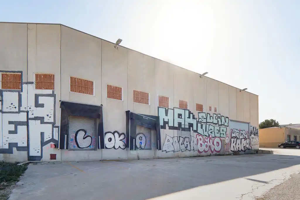 Nau industrial en venda a C/ San Javier, Baños y Mendigo