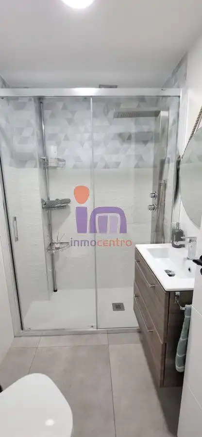 Baño de Casa adosada en venta en Valdepeñas con Aire acondicionado, Calefacción y Piscina comunitaria