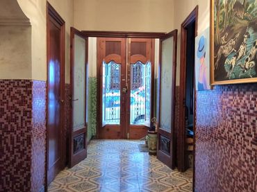 Maison rustique avec balcon à vendre à Centro