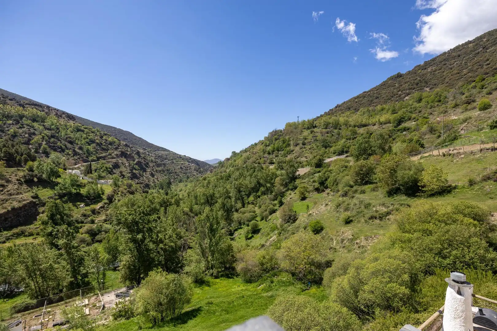 Vista exterior de Pis en venda en Trevélez amb Calefacció, Terrassa i Moblat