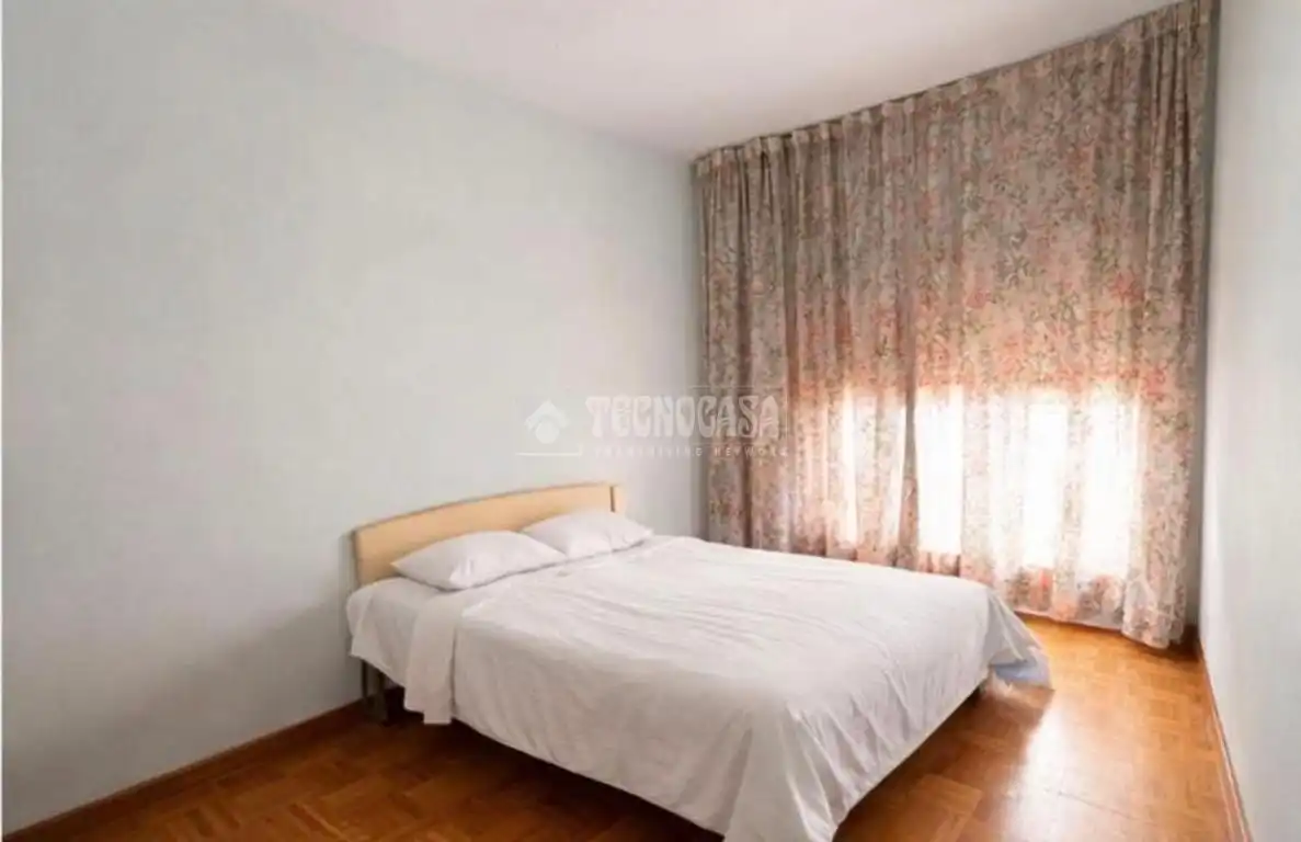 Habitación de Piso en venta en Barcelona con Terraza y Balcón