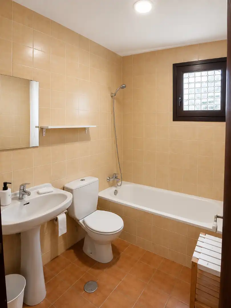 Baño de Piso de alquiler en Santander con Calefacción, Amueblado y Horno