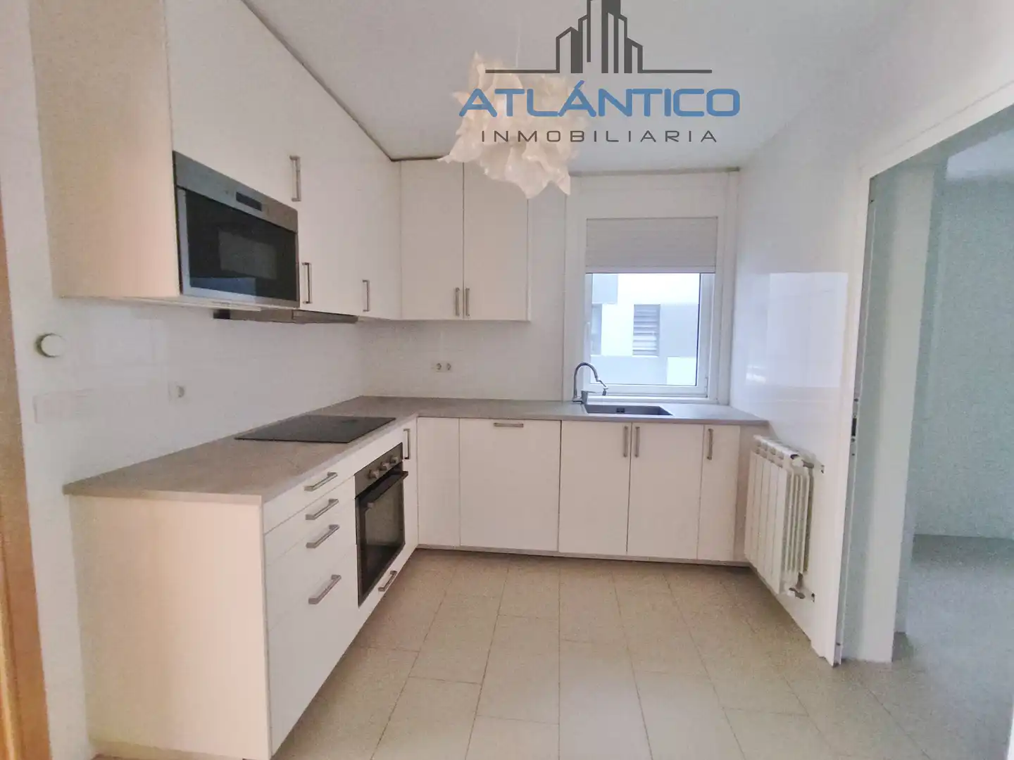 Cocina de Piso en venta en A Coruña Capital  con Calefacción, Trastero y Horno