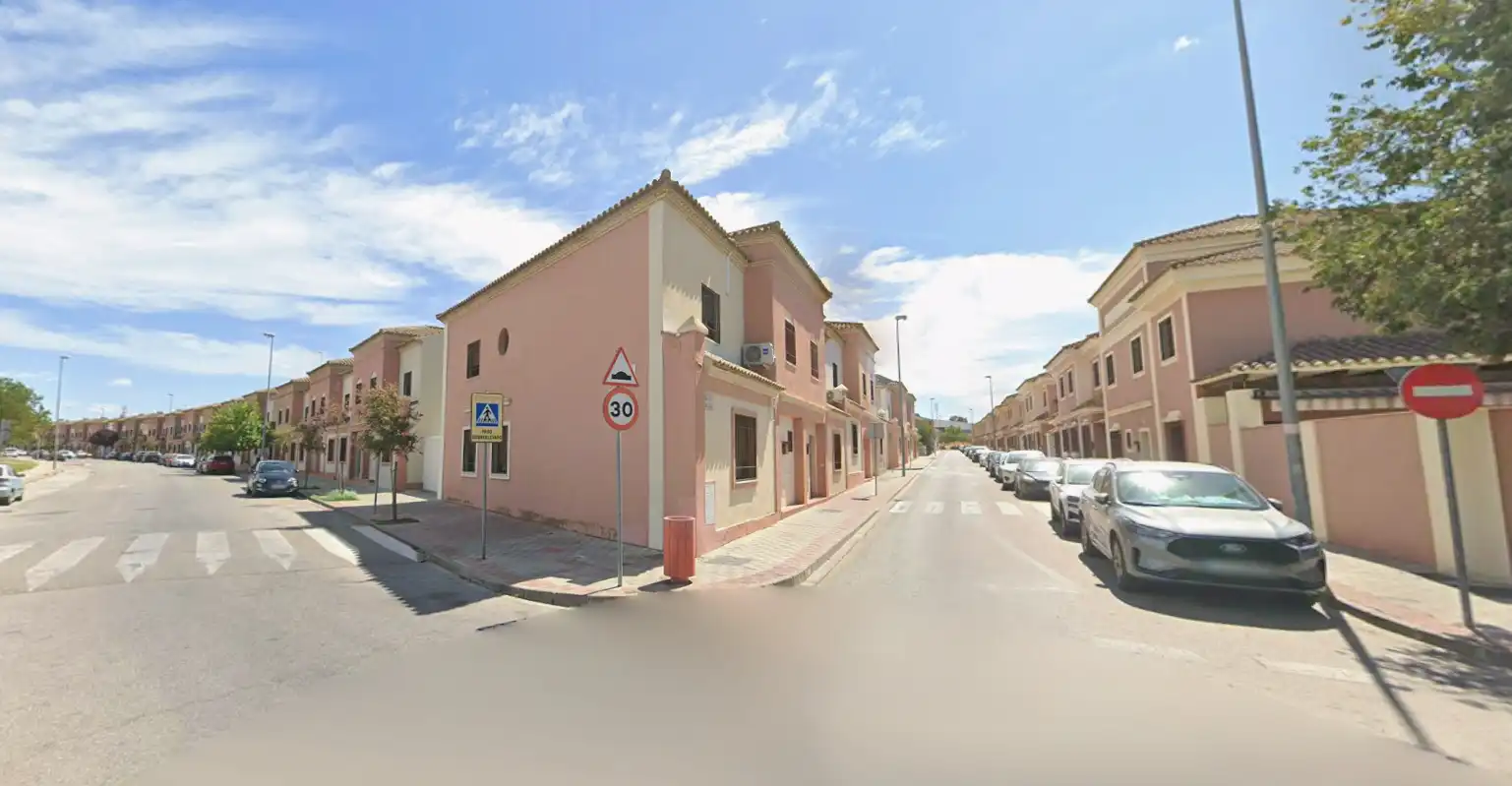 Vista exterior de Casa o chalet en venta en Utrera