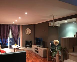 Sala d'estar de Dúplex en venda en  Lleida Capital amb Aire condicionat, Calefacció i Parquet