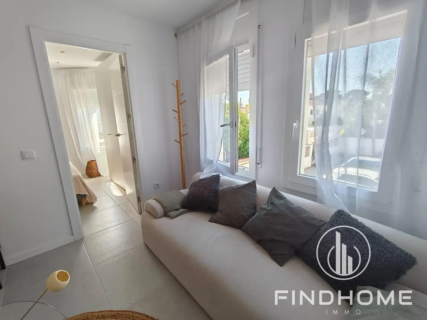 Living room of Flat for sale in Empuriabrava  with Furnished