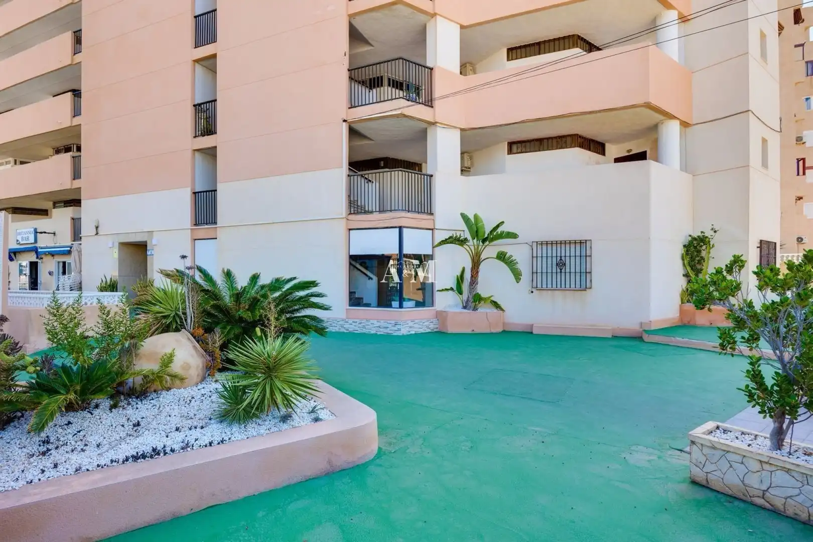 Vista exterior de Pis de lloguer en Torrevieja amb Aire condicionat, Calefacció i Jardí privat