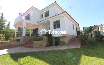 Vista exterior de Casa o xalet en venda en Montequinto amb Aire condicionat i Terrassa