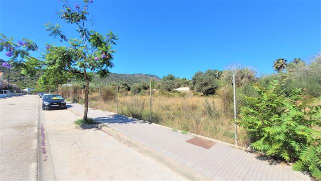 Terreno residencial en Venta en Calle Angola en Churriana - El Pizarrillo - La Noria-Guadalsol