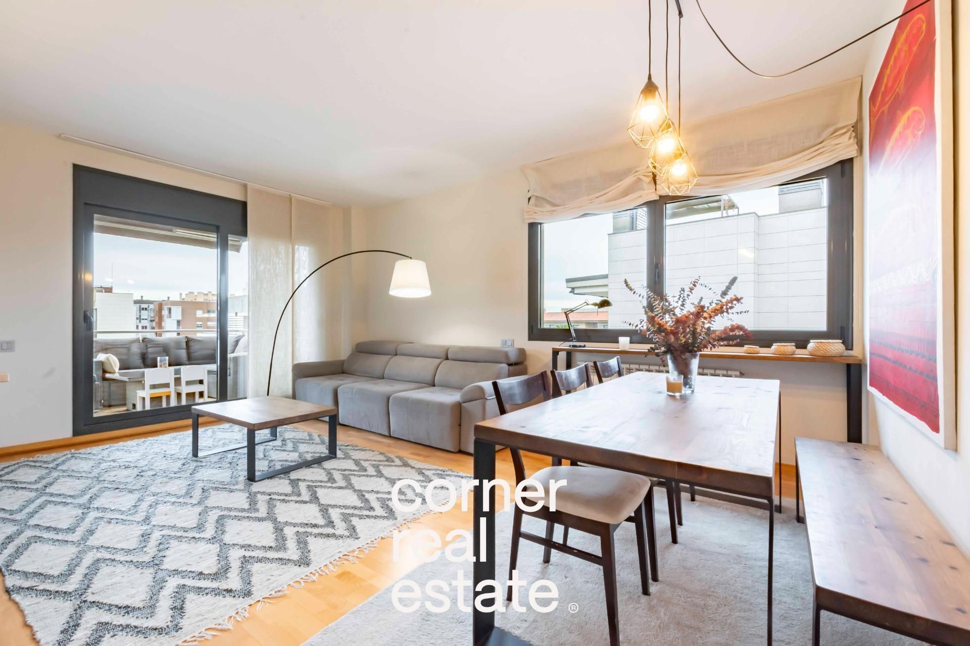 Vista exterior de Àtic en venda en Sant Cugat del Vallès amb Aire condicionat, Calefacció i Parquet