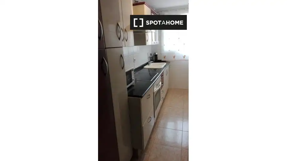 Kitchen of Flat for share in Valencia  with Air Conditioner, Heating and Furnished