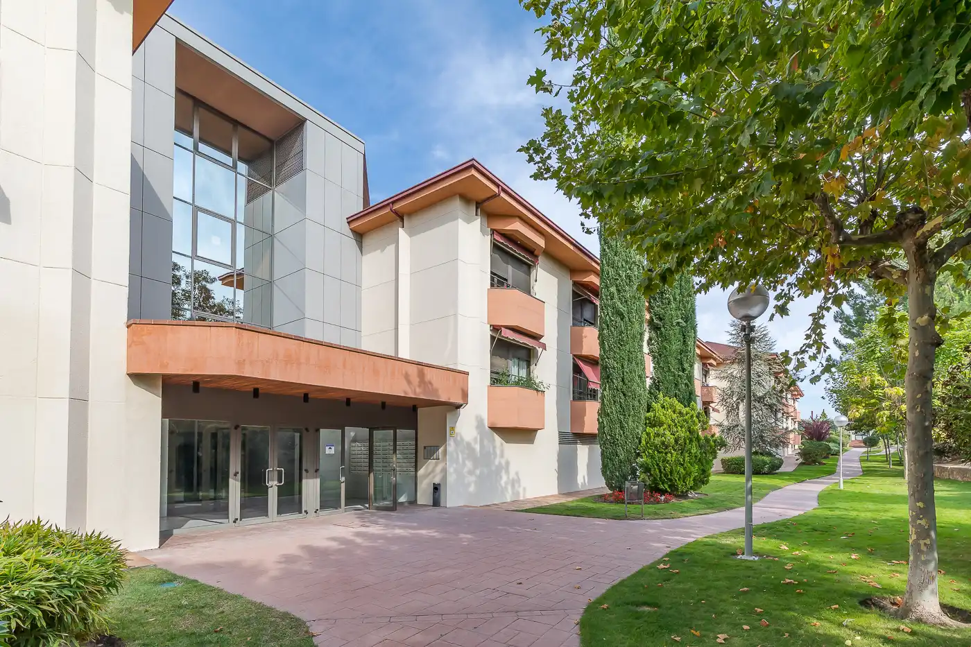 Vista exterior de Piso de alquiler en Las Rozas de Madrid con Aire acondicionado, Calefacción y Trastero