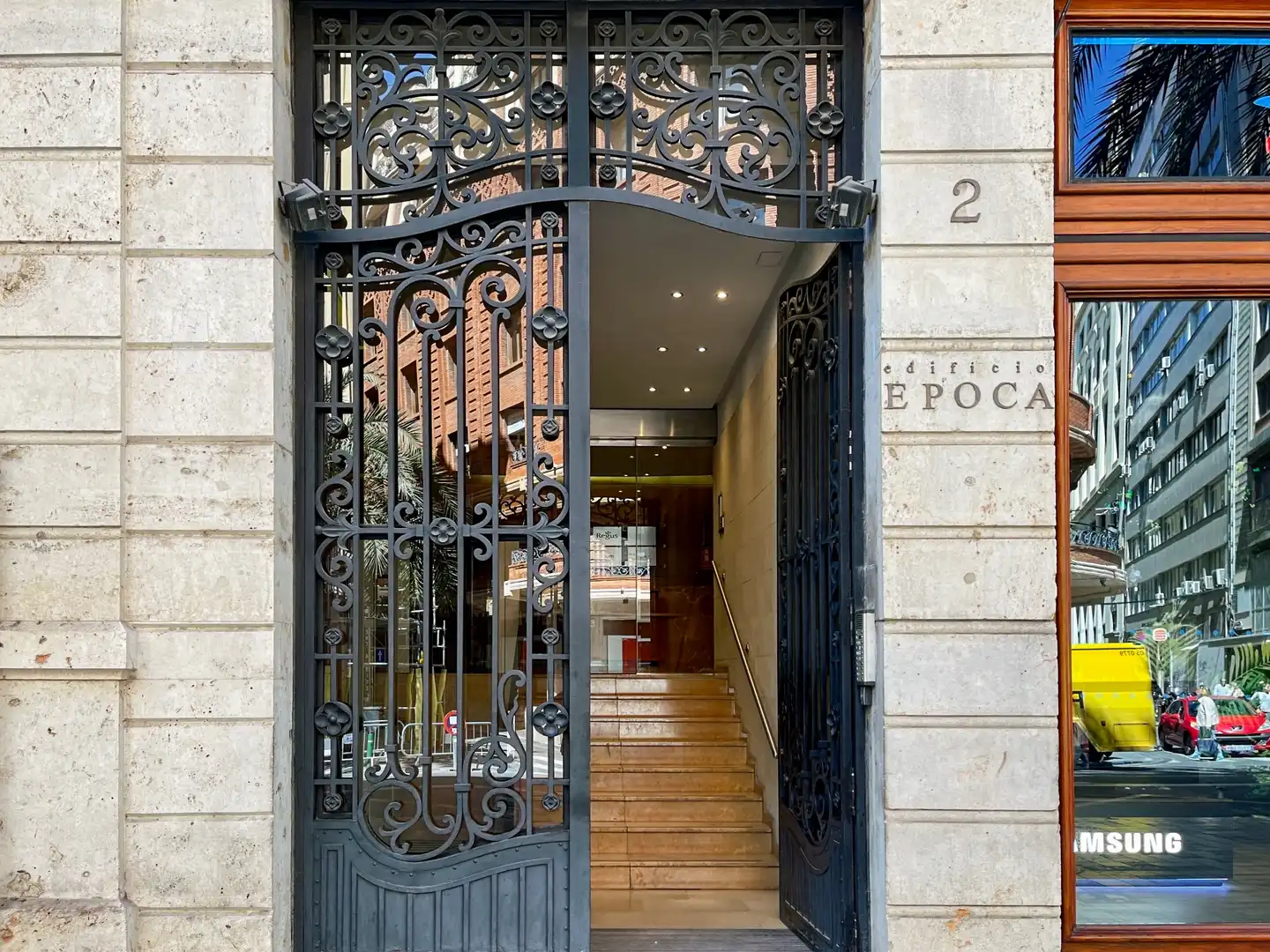 Office for rent in Valencia  with Air Conditioner, Heating and Furnished