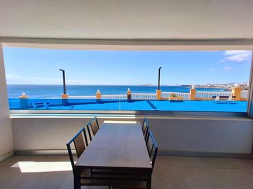 Appartamento con balcone in affitto a Calle Miramar