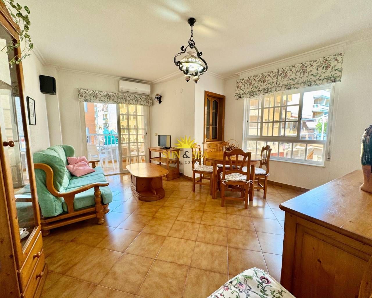 Living room of Apartment to rent in Torrevieja  with Air Conditioner, Heating and Furnished