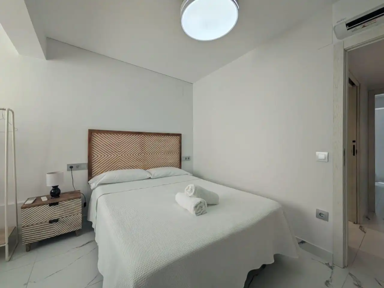 Bedroom of Flat for sale in Córdoba  with Air Conditioner, Terrace and Furnished
