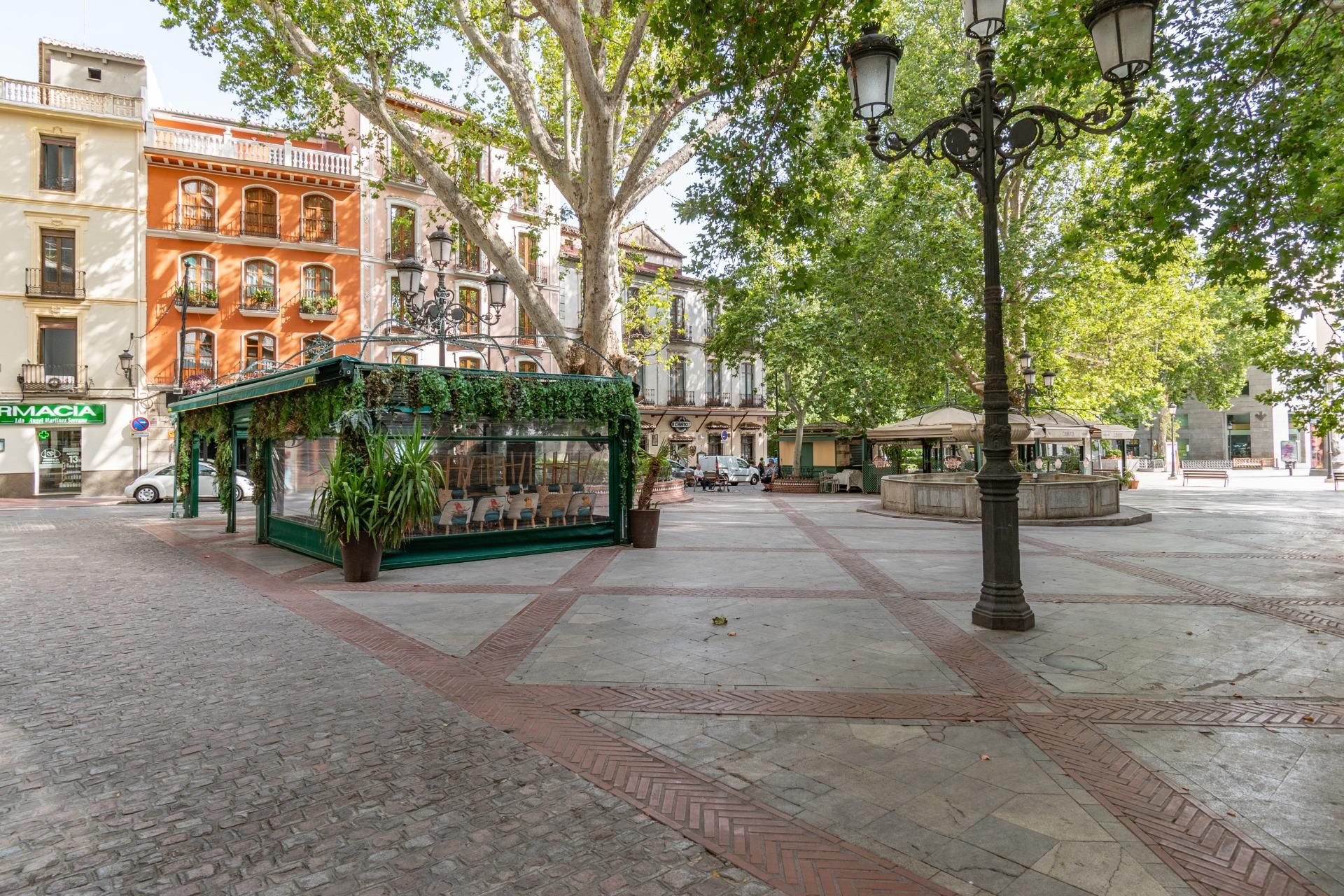 Vista exterior de Pis en venda en  Granada Capital amb Aire condicionat, Calefacció i Terrassa