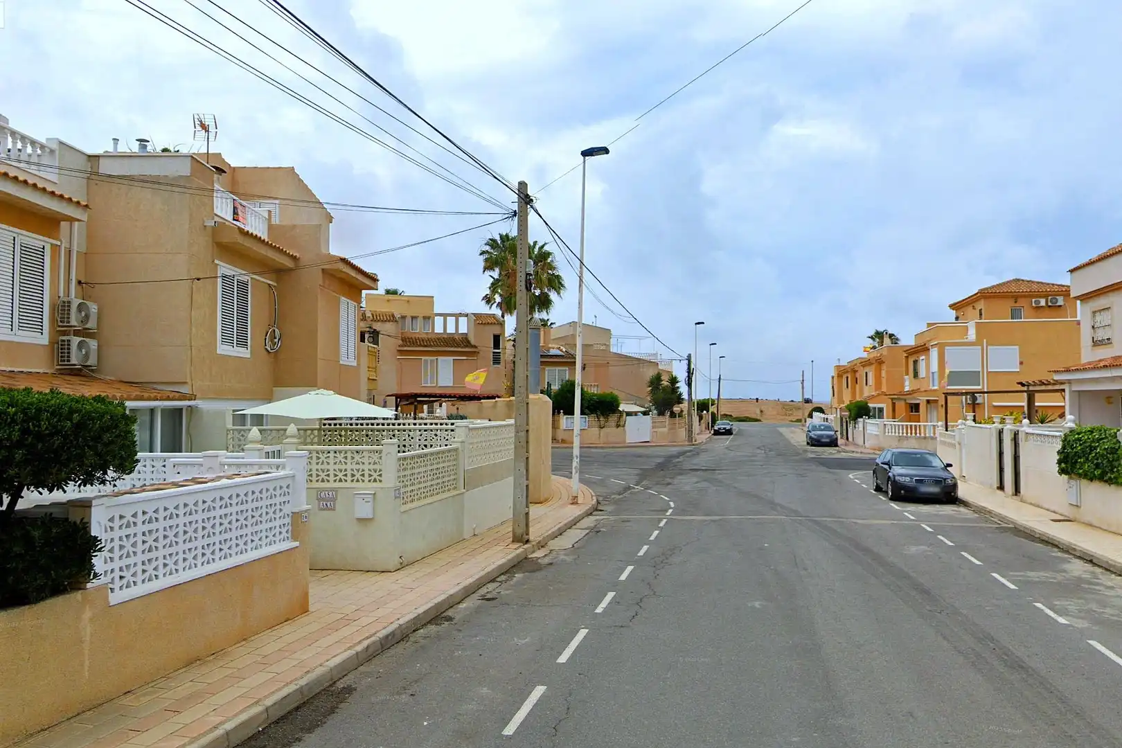 Vista exterior de Casa adosada en venta en Torrevieja con Jardín privado, Terraza y Trastero