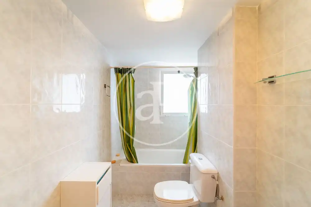 Bathroom of Flat for sale in Benidorm  with Air Conditioner, Heating and Terrace
