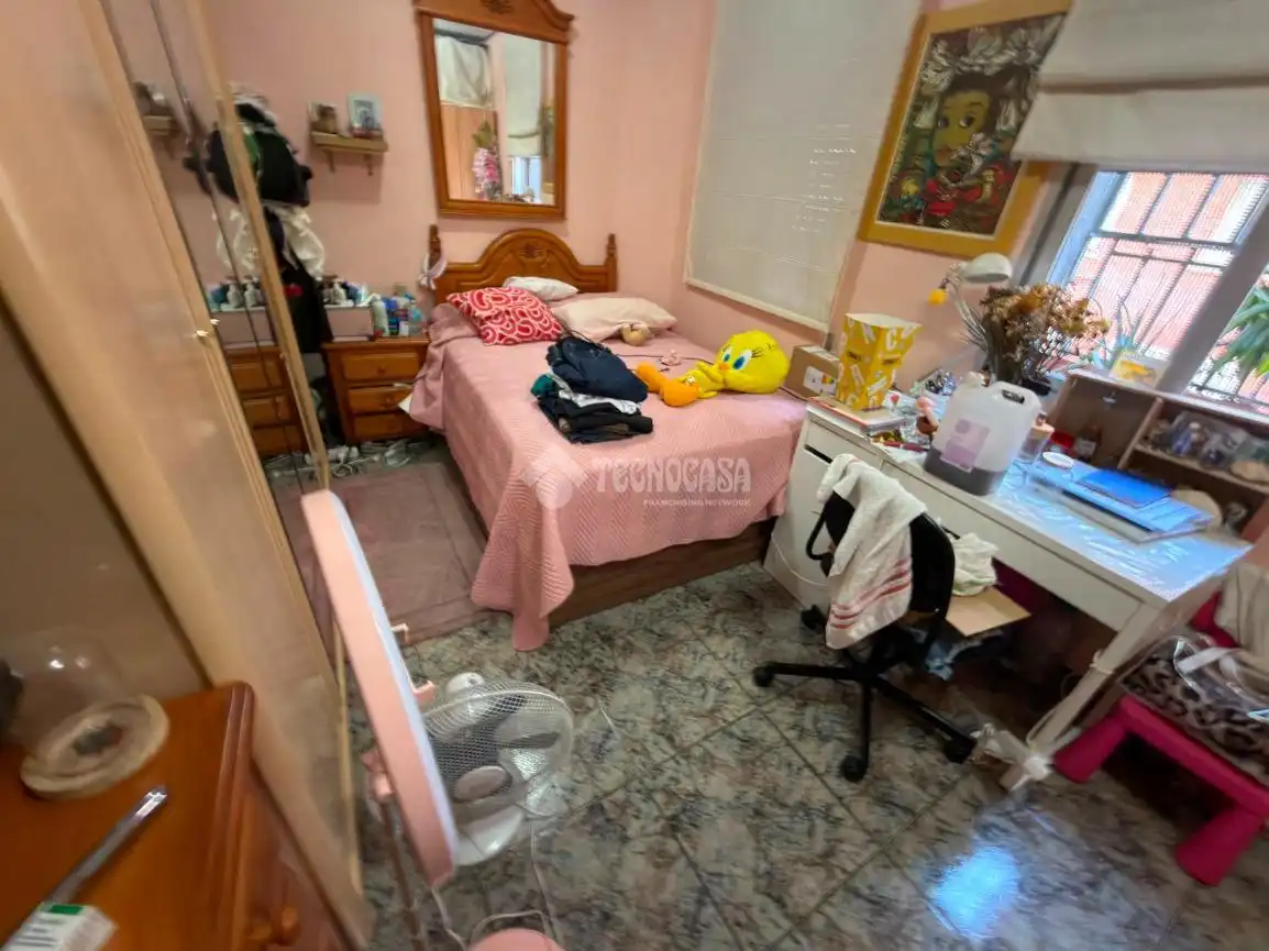 Habitación de Piso en venta en Madrid con Amueblado
