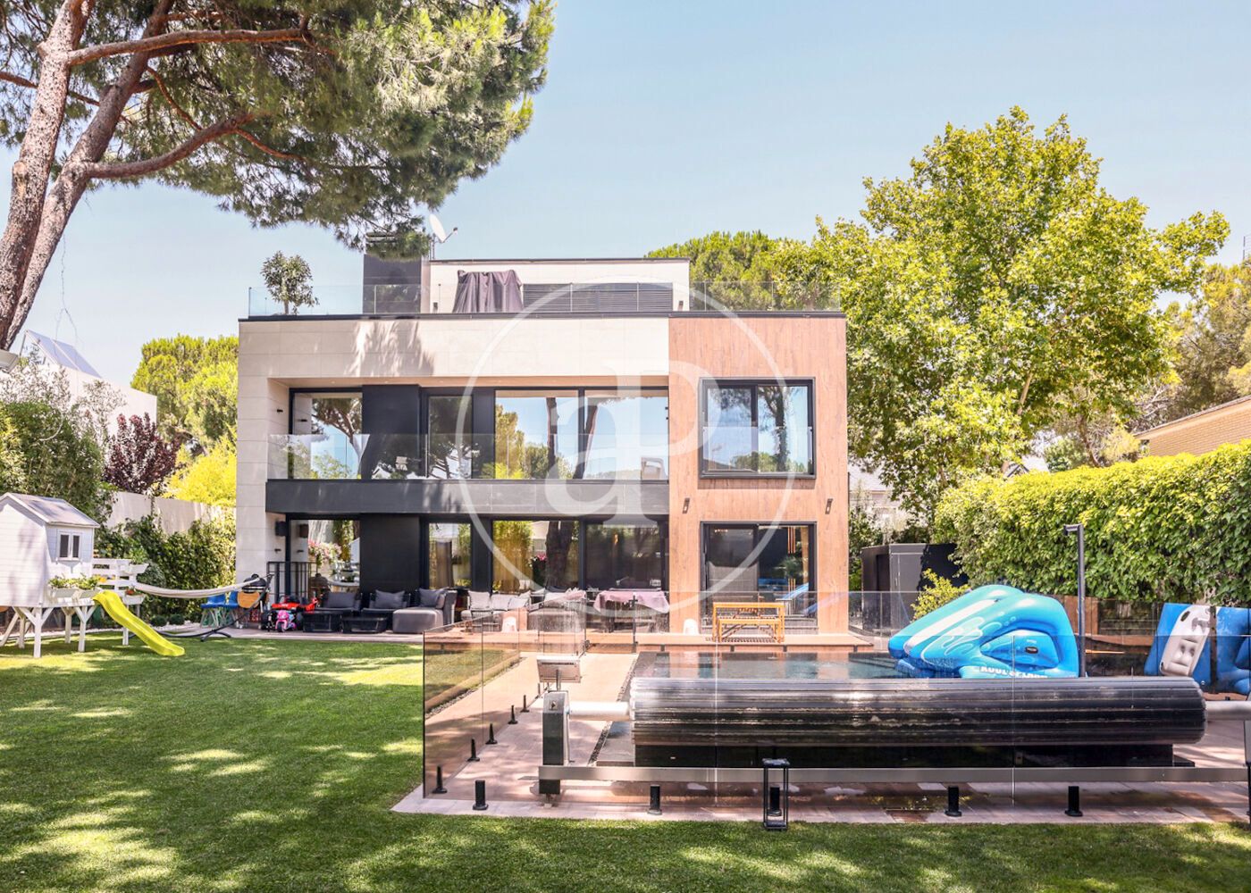 Exterior view of Flat for sale in Pozuelo de Alarcón  with Heating, Private garden and Terrace