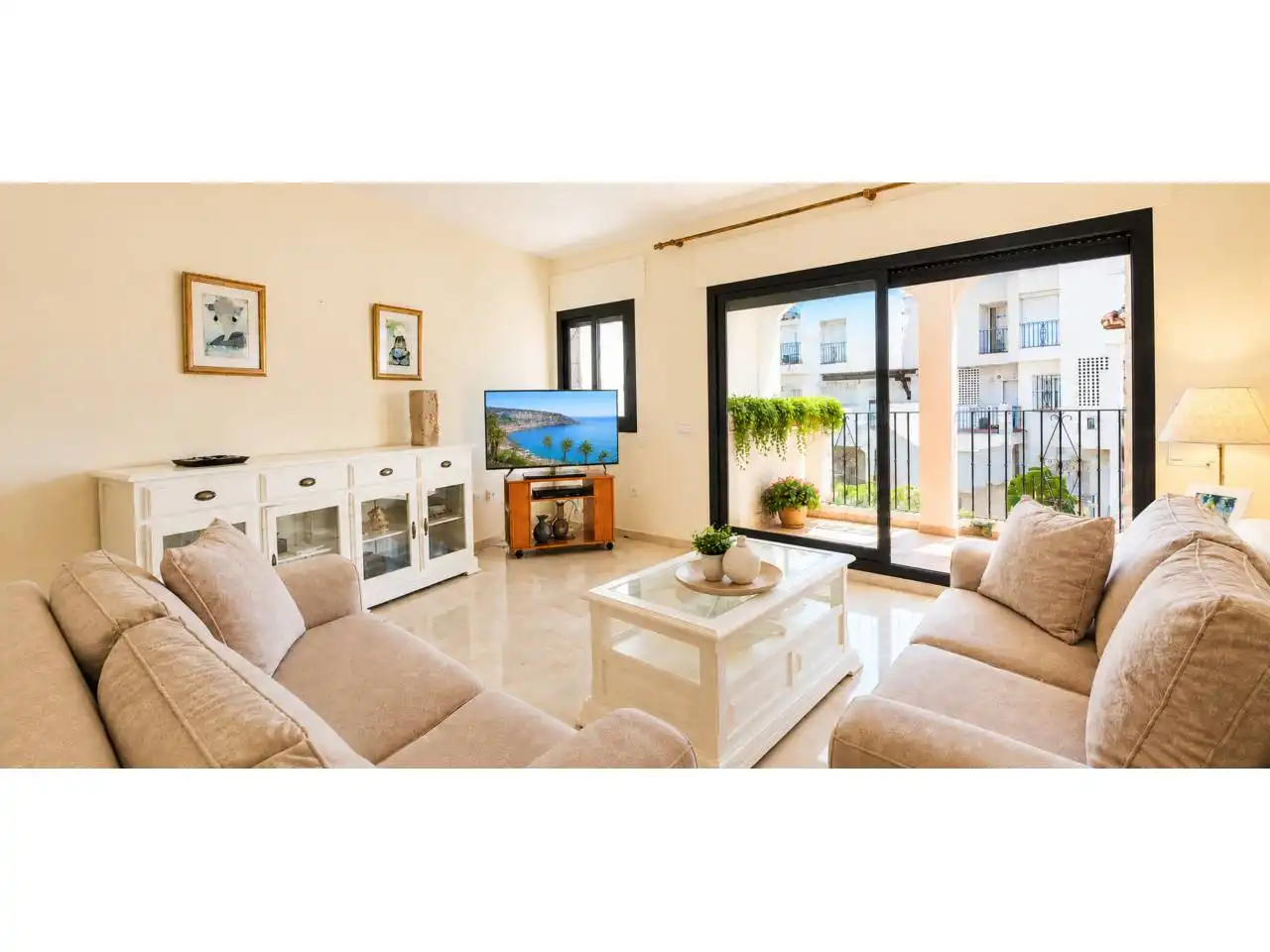 Flat with pool for sale in Urbanizacion Fuente de la Duquesa