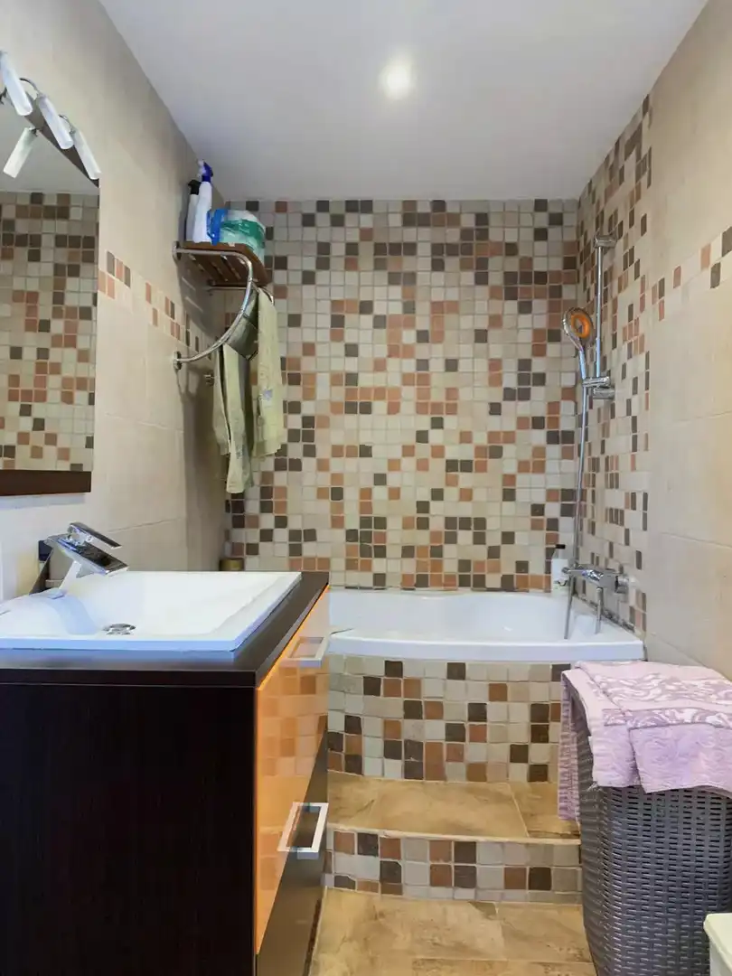 Badezimmer von Wohnung zum Verkauf in Hostalric mit Heizung, Terrasse und Balkon