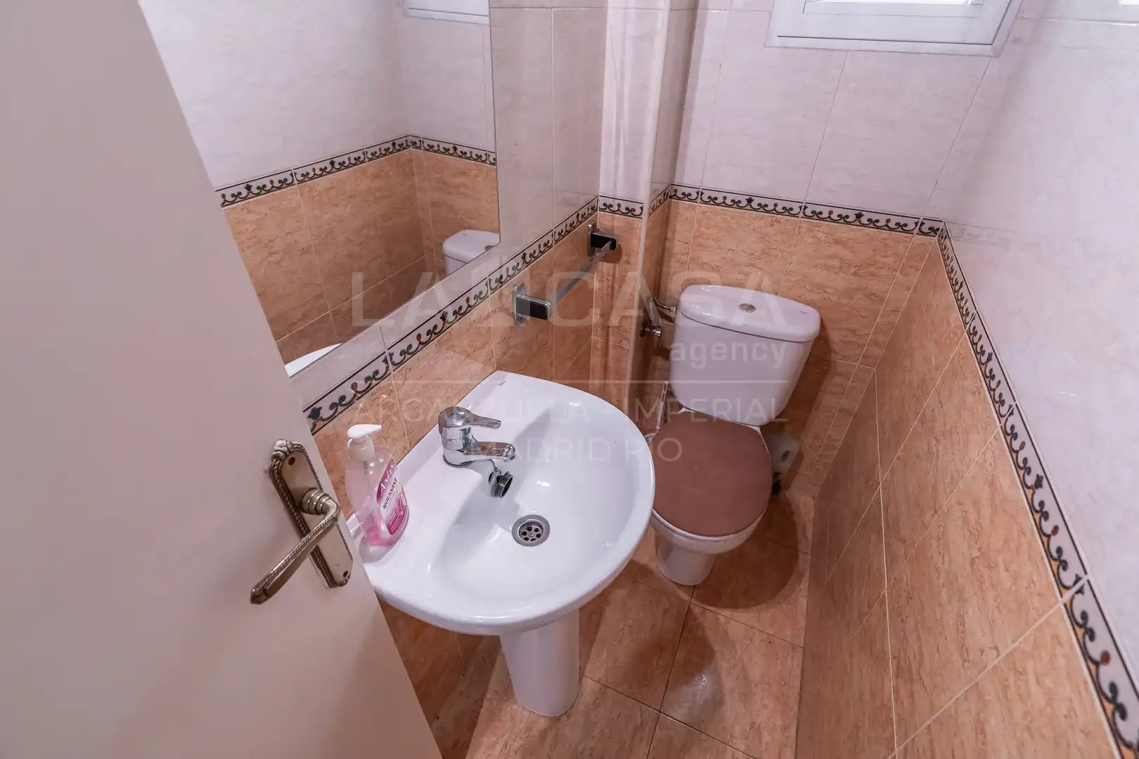 Baño de Piso en venta en Madrid con Calefacción y Trastero