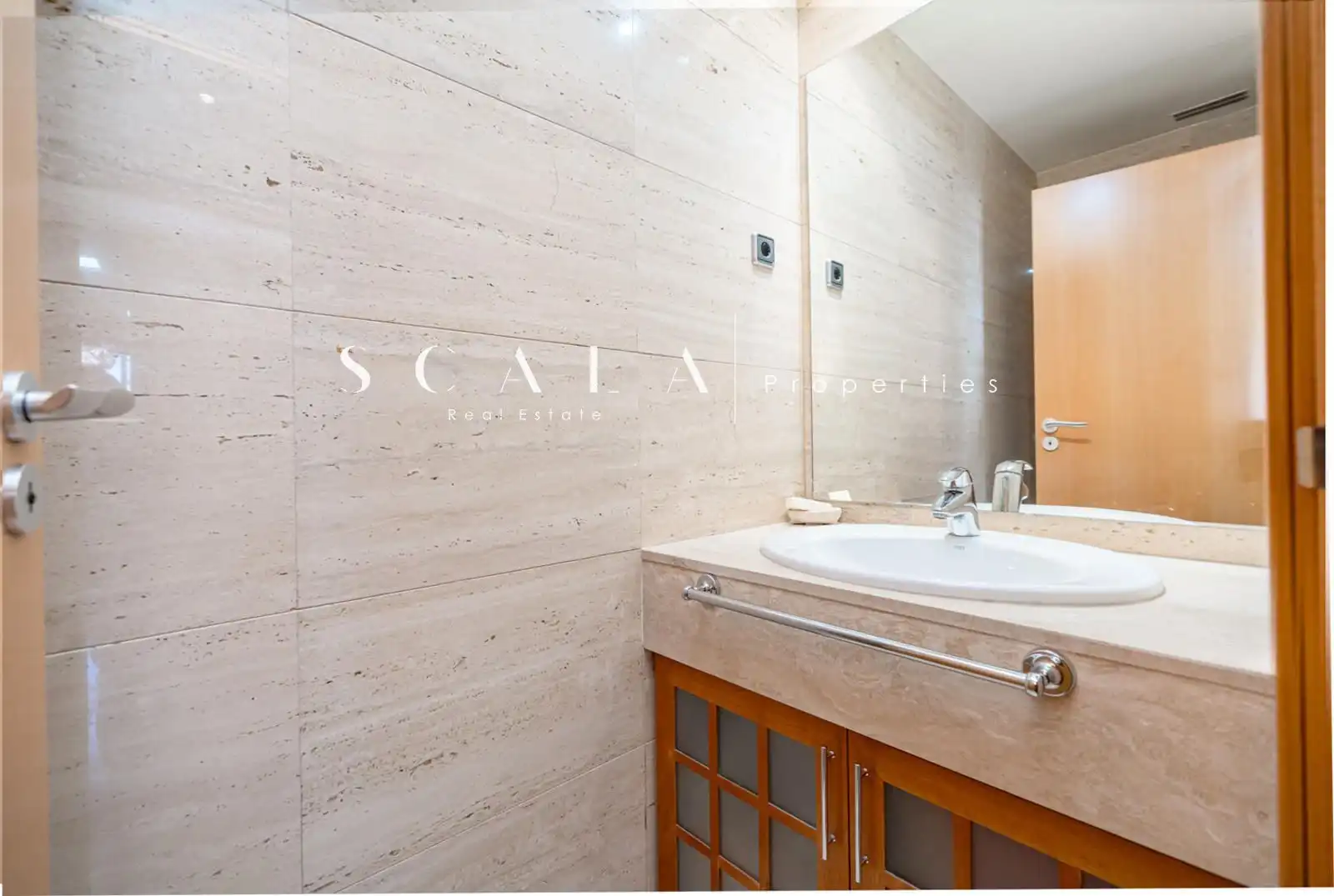 Baño de Piso en venta en Madrid con Aire acondicionado, Calefacción y Parquet