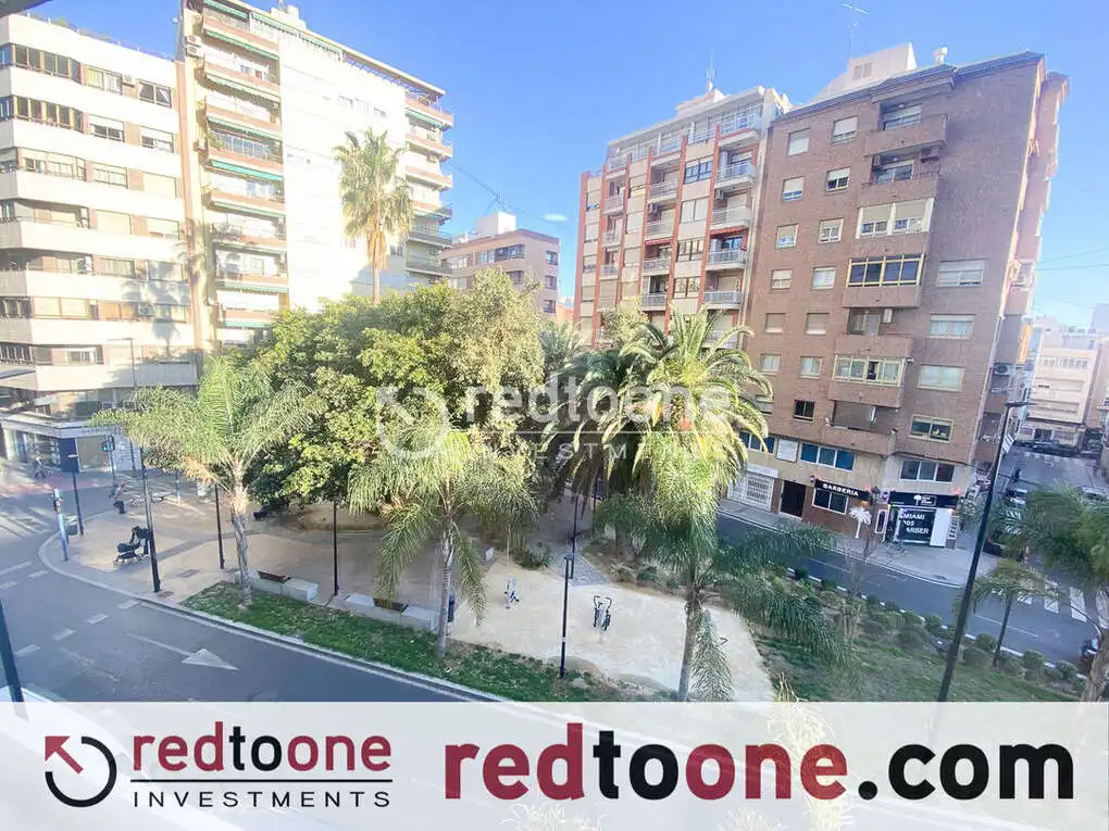 Vista exterior de Piso en venta en Alicante / Alacant con Calefacción