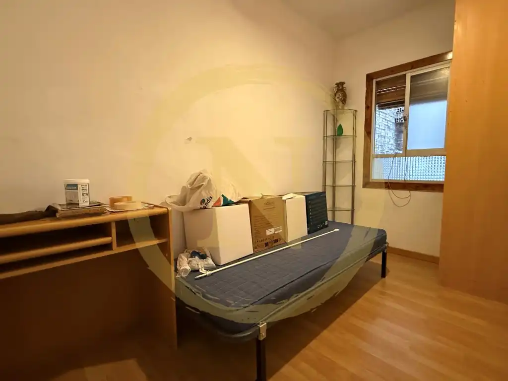 Piso en venta en L'Hospitalet de Llobregat con Balcón