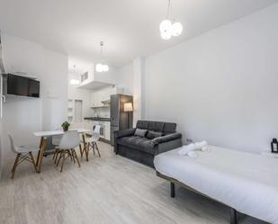 Dormitori de Estudi per a compartir en  Madrid Capital amb Aire condicionat, Calefacció i Terrassa