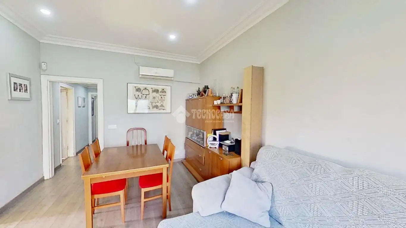 Flat with lift for sale in Sant Martí, imagen 4