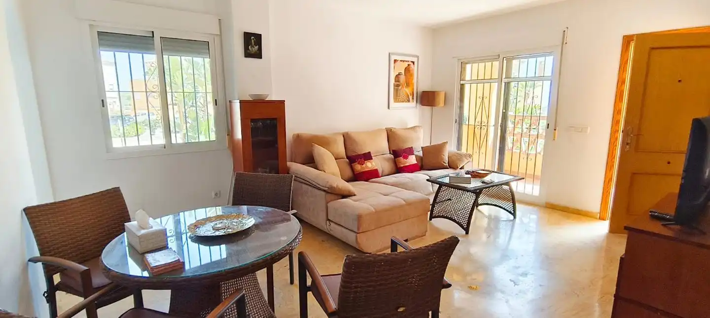 Sala d'estar de Planta baixa en venda en Vera amb Aire condicionat, Jardí privat i Terrassa