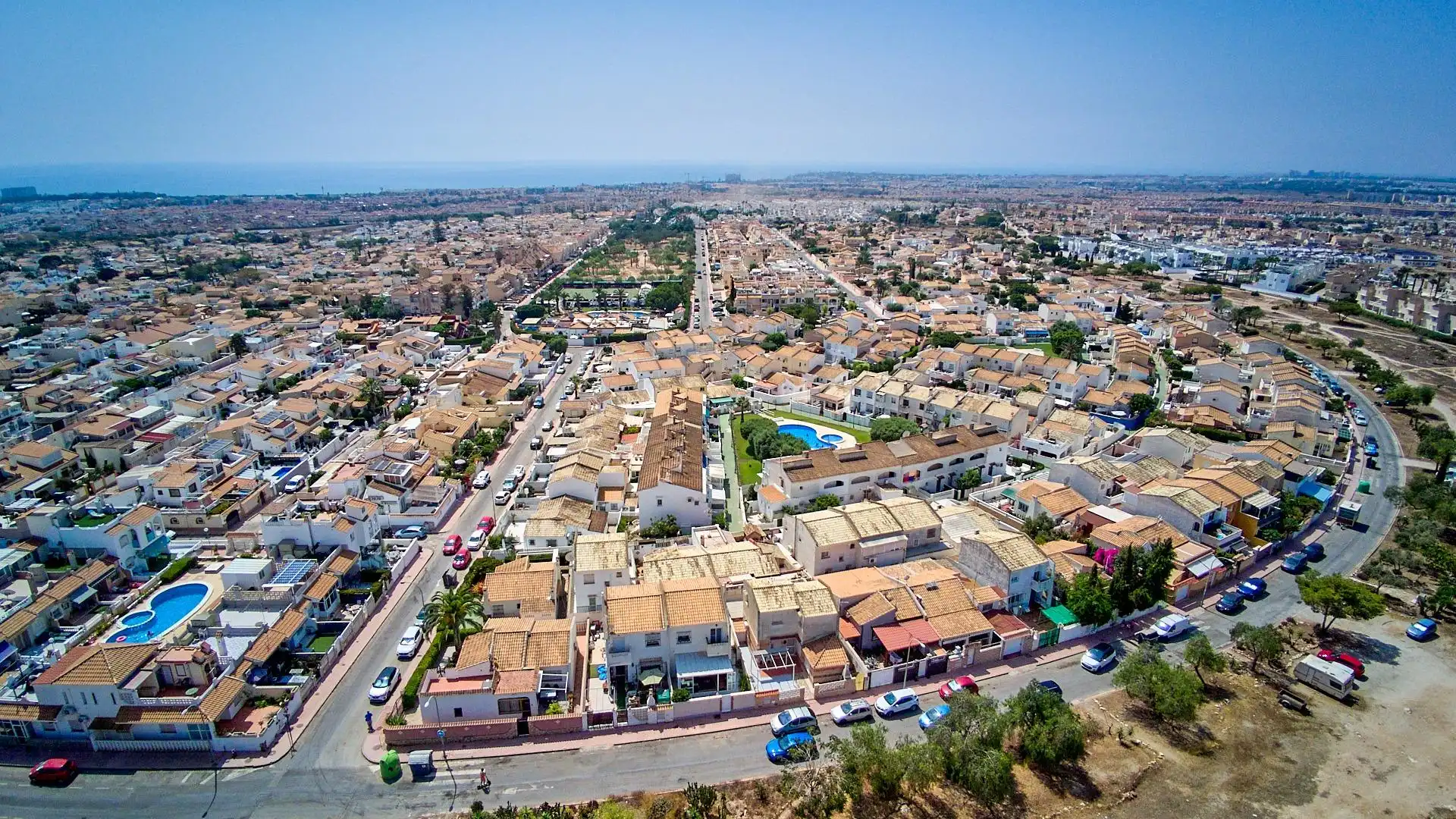 Vista exterior de Casa o chalet en venta en Orihuela con Jardín privado, Amueblado y Piscina comunitaria