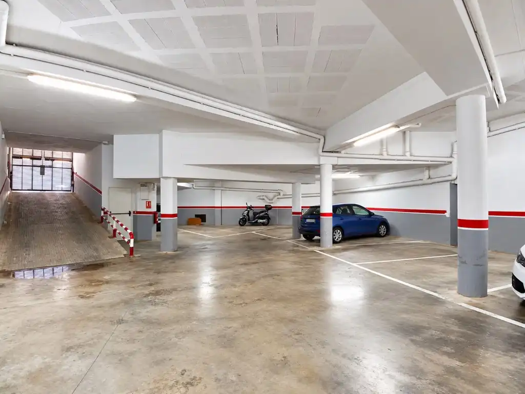 Parking de Piso en venta en Les Clotes