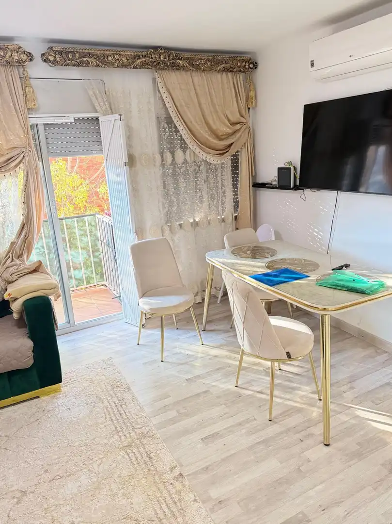 Comedor de Piso en venta en Terrassa con Aire acondicionado, Parquet y Amueblado