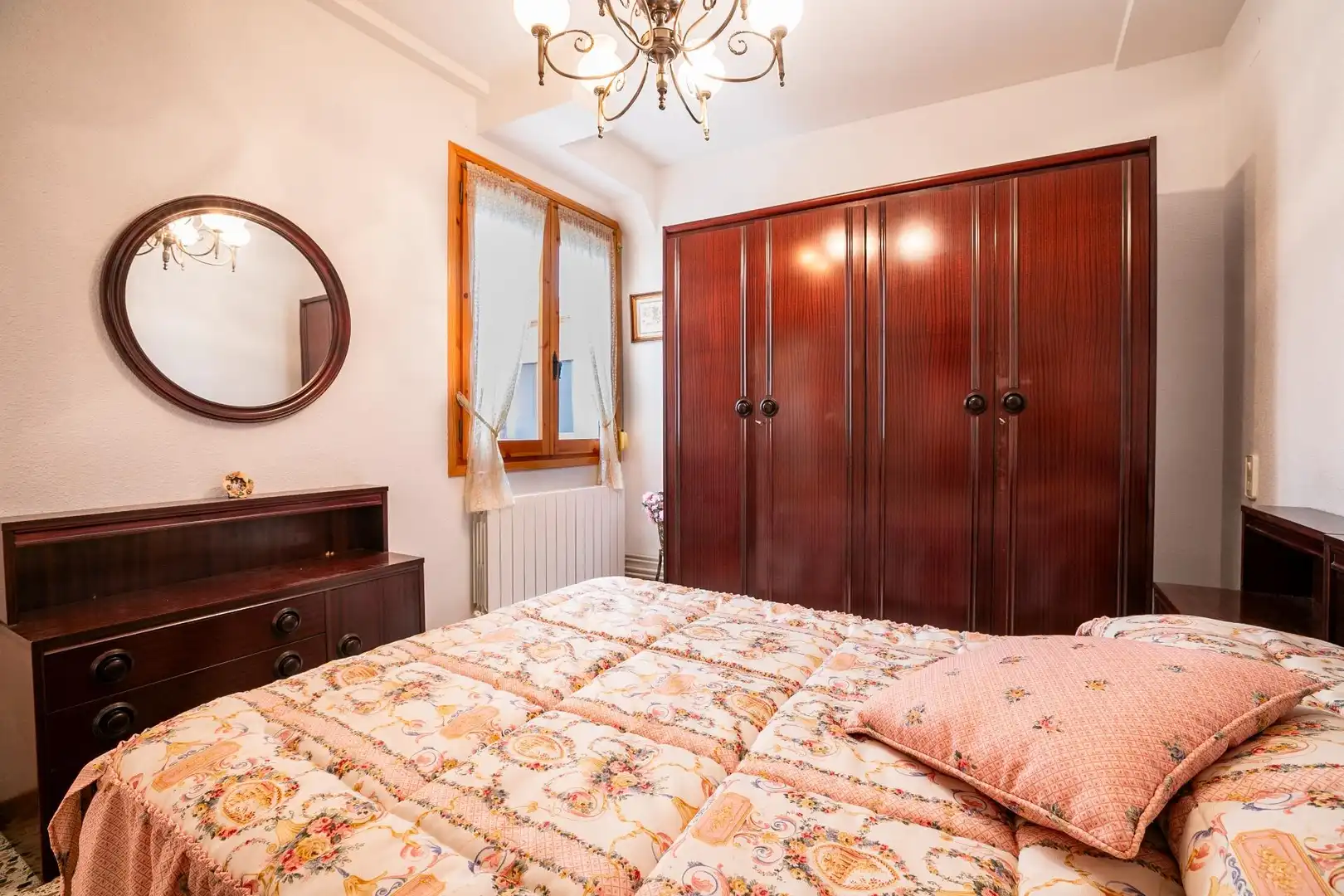 Habitación de Piso en venta en Boltaña con Aire acondicionado, Calefacción y Jardín privado