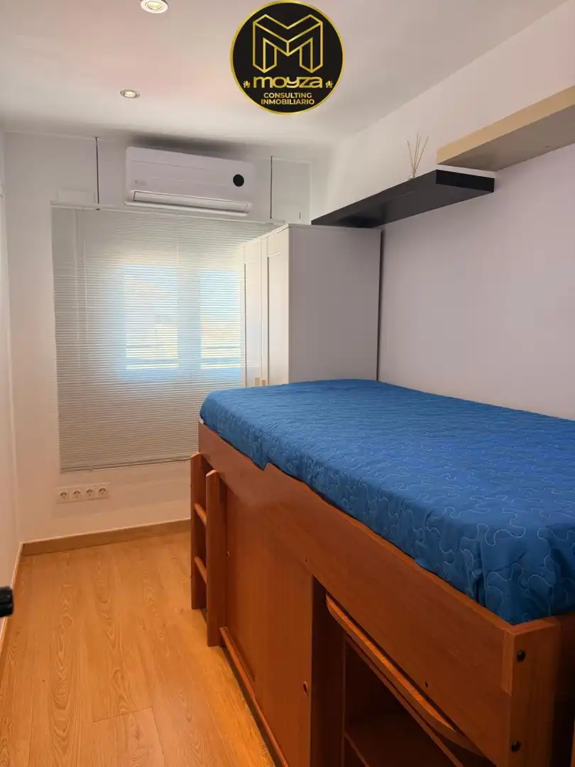 Bedroom of Flat for rent in Jaén  with Air Conditioner and Heating